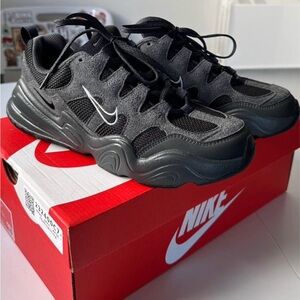 Nike Tech Hera  Athletic Shoes ANTHRACITE/LT SMOKE GREY-BLACK